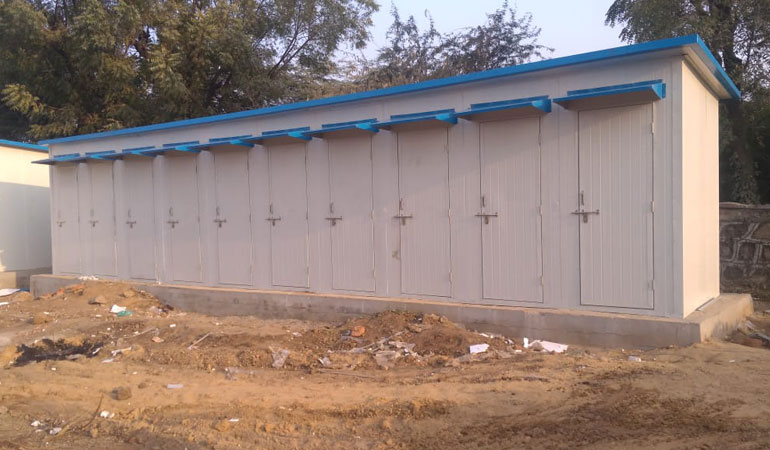 temporary toilet in Rampur